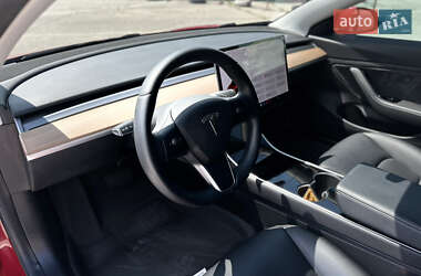 Седан Tesla Model 3 2019 в 