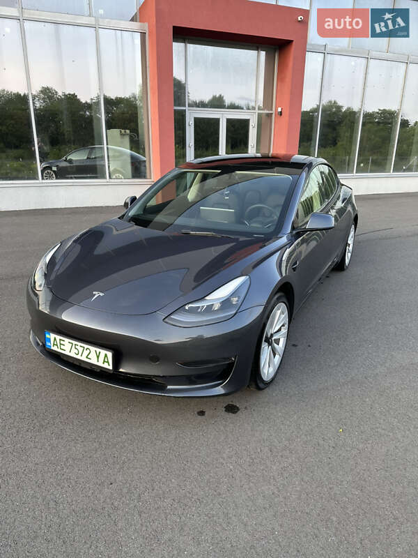 Седан Tesla Model 3 2023 в Днепре