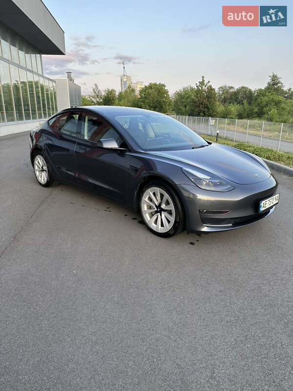 Седан Tesla Model 3 2023 в Днепре