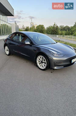 Седан Tesla Model 3 2023 в 