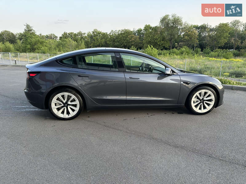 Седан Tesla Model 3 2023 в Днепре