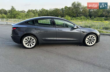 Седан Tesla Model 3 2023 в 