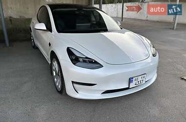 Седан Tesla Model 3 2021 в Киеве