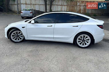 Седан Tesla Model 3 2021 в 