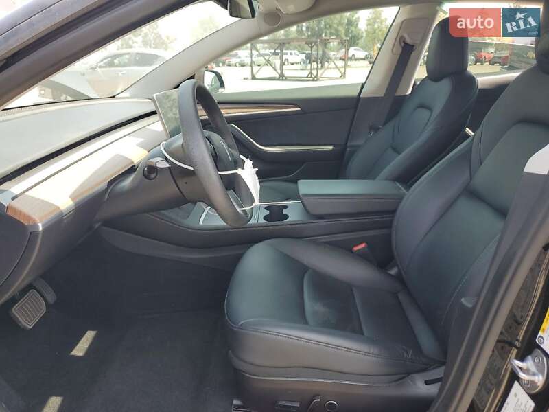 Седан Tesla Model 3 2022 в Киеве