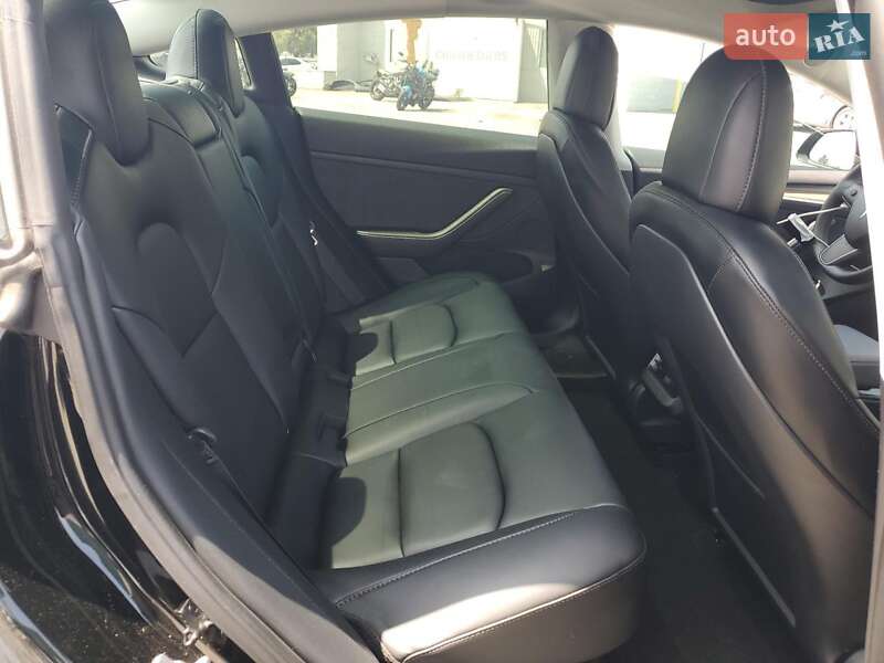 Седан Tesla Model 3 2022 в Киеве