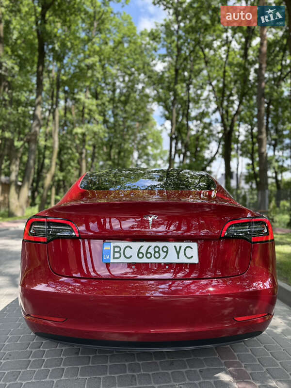 Седан Tesla Model 3 2018 в Львове