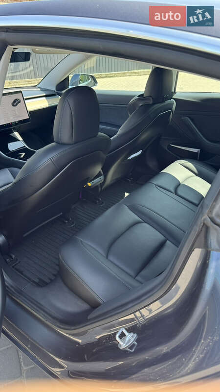 Седан Tesla Model 3 2020 в Ивано-Франковске