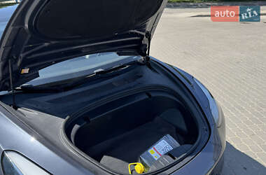 Седан Tesla Model 3 2020 в 