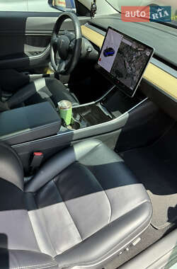 Седан Tesla Model 3 2018 в 