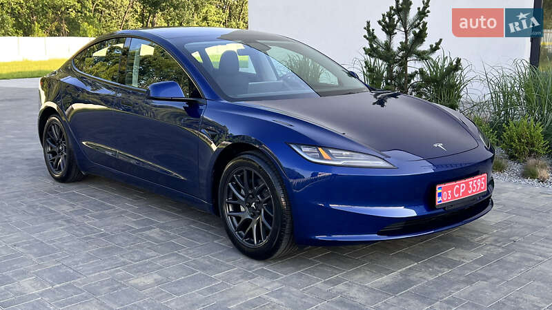 Tesla Model 3 2024