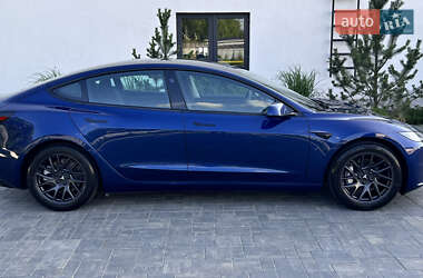 Седан Tesla Model 3 2024 в 
