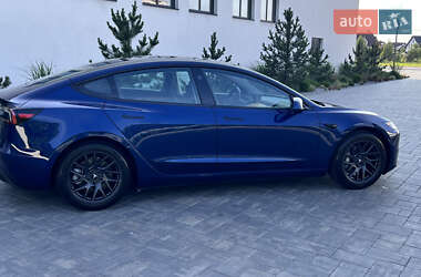Седан Tesla Model 3 2024 в 