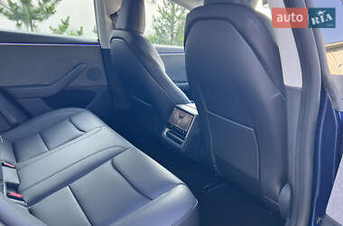 Седан Tesla Model 3 2024 в 
