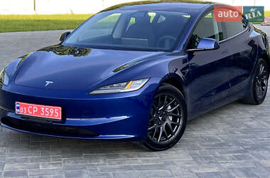 Седан Tesla Model 3 2024 в 