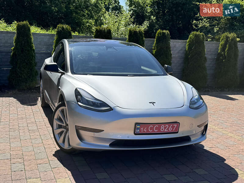Седан Tesla Model 3 2018 в Львові
