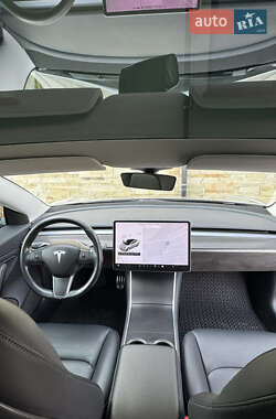 Седан Tesla Model 3 2018 в 