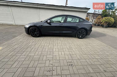 Седан Tesla Model 3 2024 в 