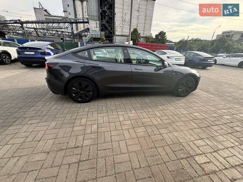 Седан Tesla Model 3 2024 в Днепре