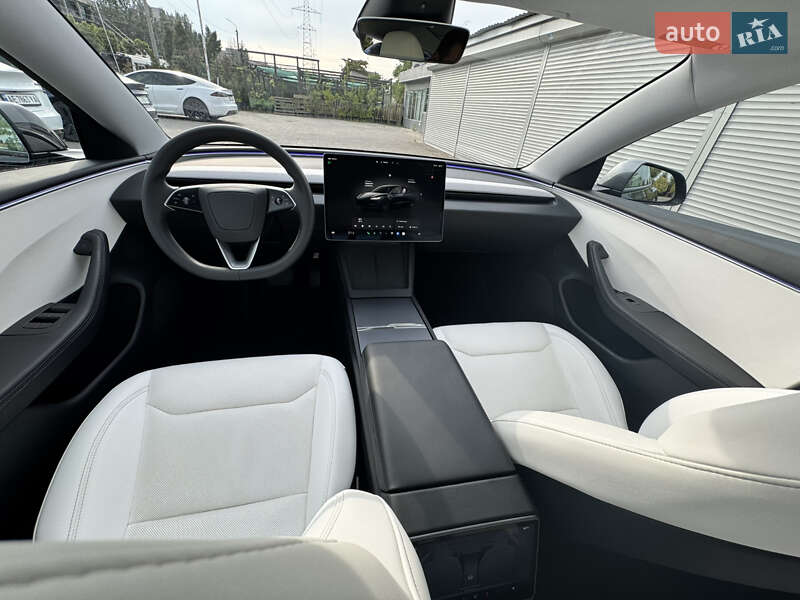 Седан Tesla Model 3 2024 в Днепре