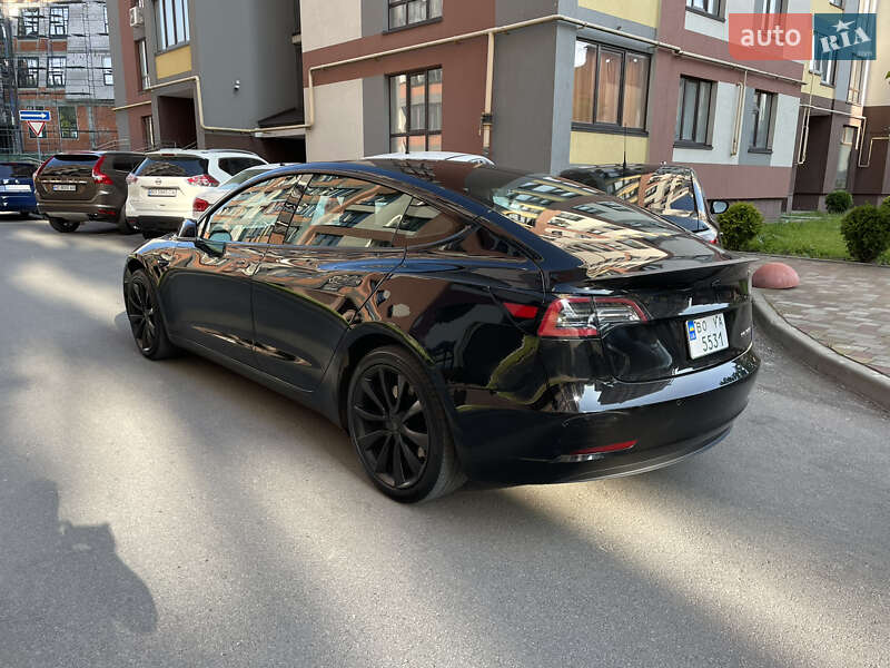Седан Tesla Model 3 2019 в Тернополе