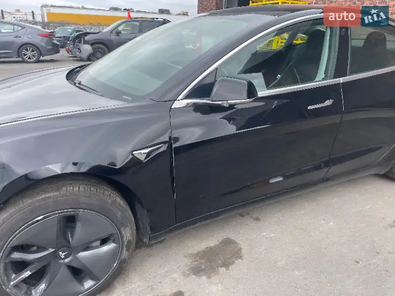 Седан Tesla Model 3 2019 в 