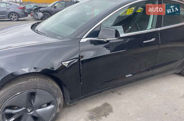 Седан Tesla Model 3 2019 в 