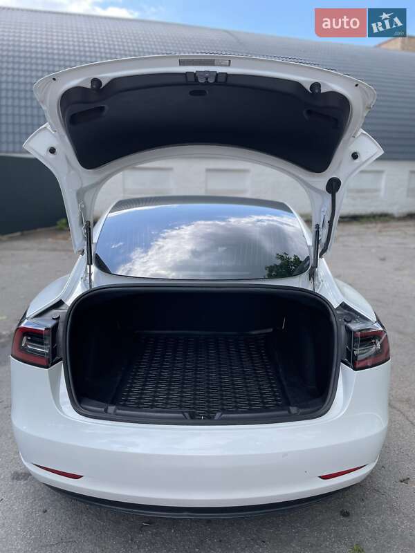 Седан Tesla Model 3 2019 в Сквире