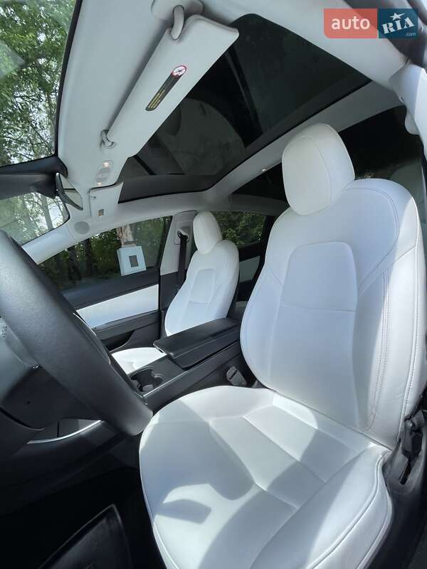 Седан Tesla Model 3 2019 в Сквире