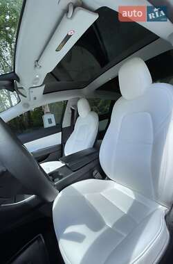 Седан Tesla Model 3 2019 в 