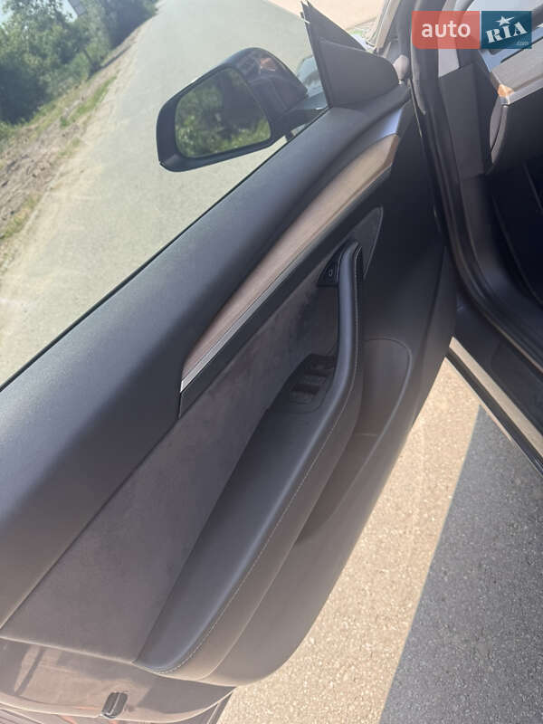 Седан Tesla Model 3 2022 в Киеве