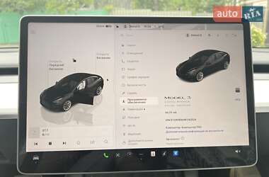 Седан Tesla Model 3 2022 в 