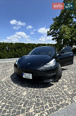 Седан Tesla Model 3 2020 в 