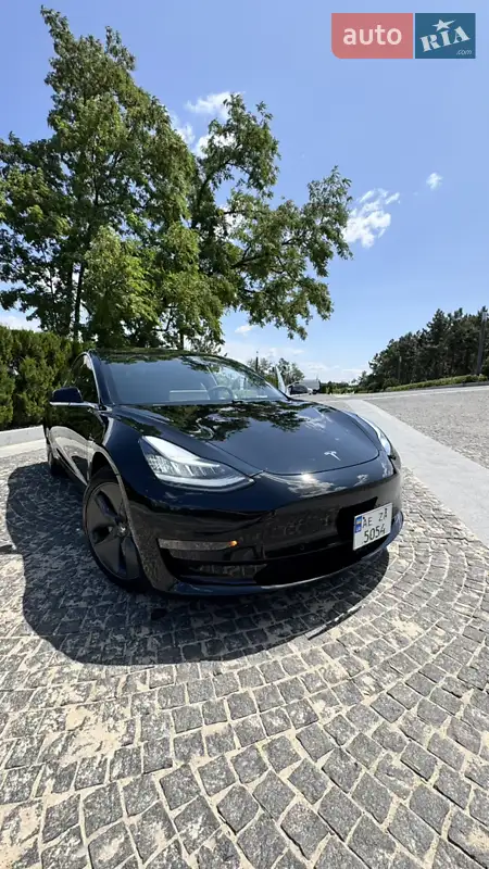 Tesla Model 3 2020