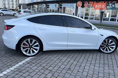 Седан Tesla Model 3 2019 в 