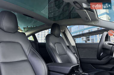 Седан Tesla Model 3 2019 в 