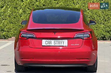Седан Tesla Model 3 2022 в 