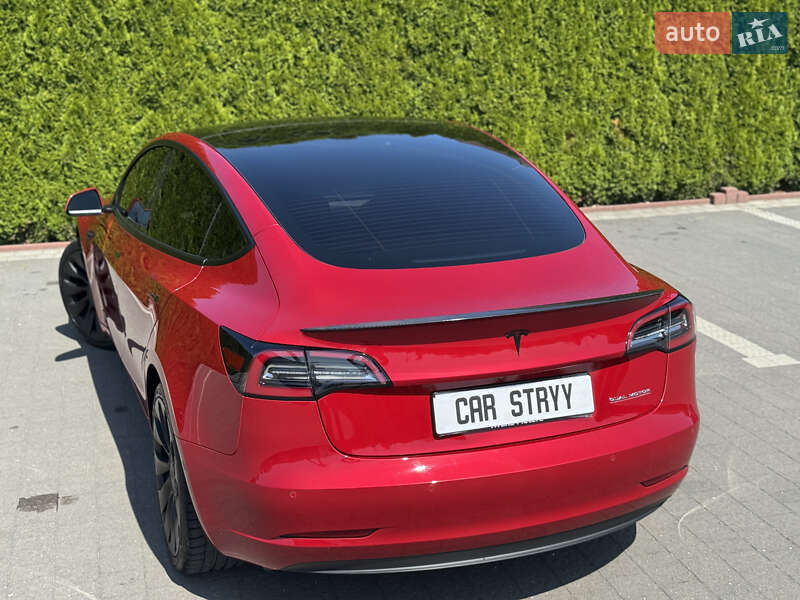 Седан Tesla Model 3 2022 в Стрые