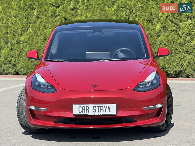 Седан Tesla Model 3 2022 в Стрые