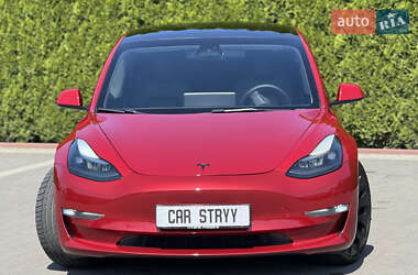Седан Tesla Model 3 2022 в 