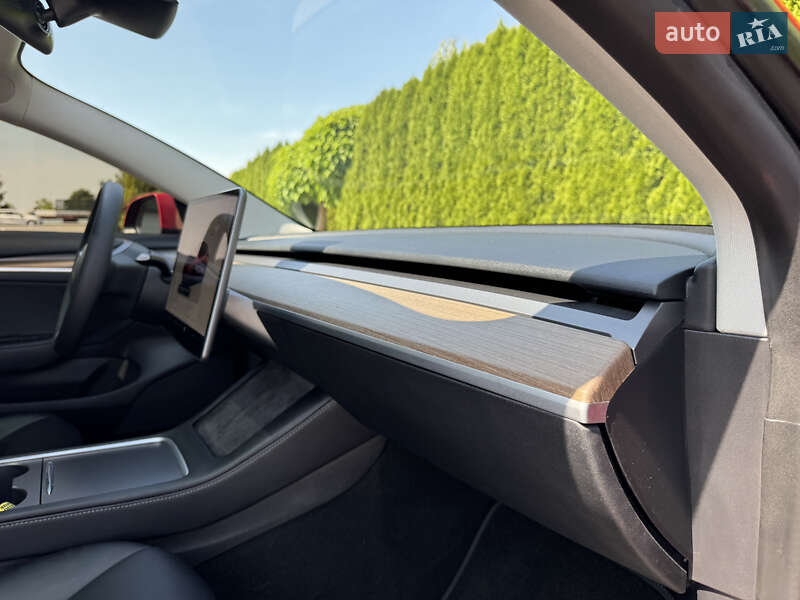 Седан Tesla Model 3 2022 в Стрые