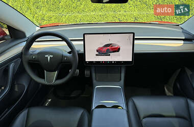 Седан Tesla Model 3 2022 в 