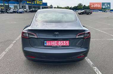 Седан Tesla Model 3 2023 в 
