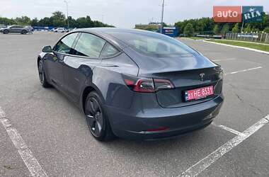 Седан Tesla Model 3 2023 в 