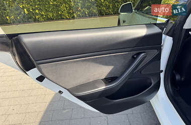Седан Tesla Model 3 2019 в 