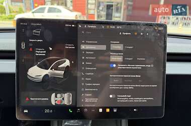 Седан Tesla Model 3 2024 в 