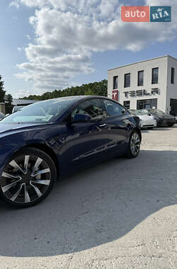 Седан Tesla Model 3 2024 в 