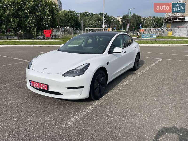 Седан Tesla Model 3 2023 в Киеве