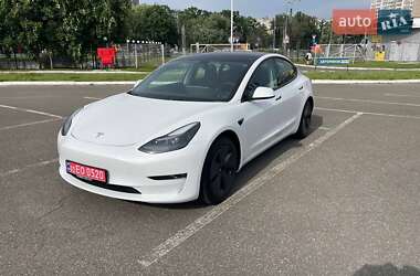Седан Tesla Model 3 2023 в 