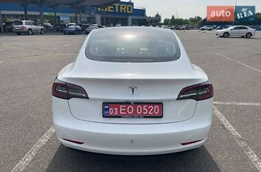 Седан Tesla Model 3 2023 в 